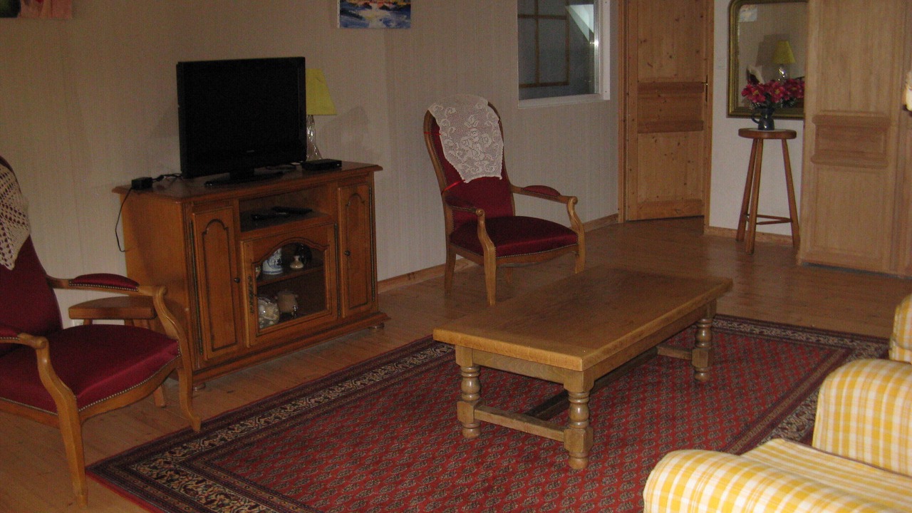 Photo of Livingroom in Sarrey