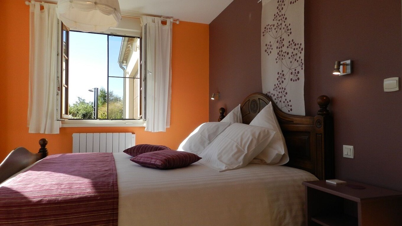 Photo of Bedroom in Esqueheries