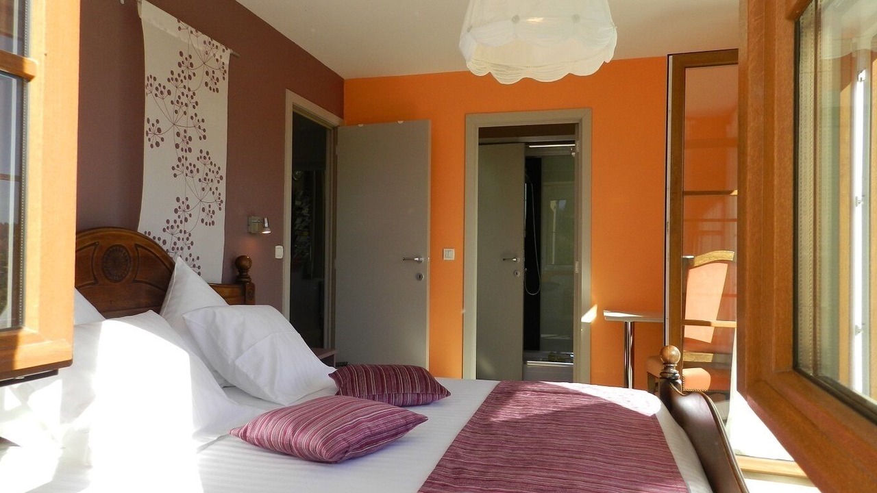 Photo of Bedroom in Esqueheries