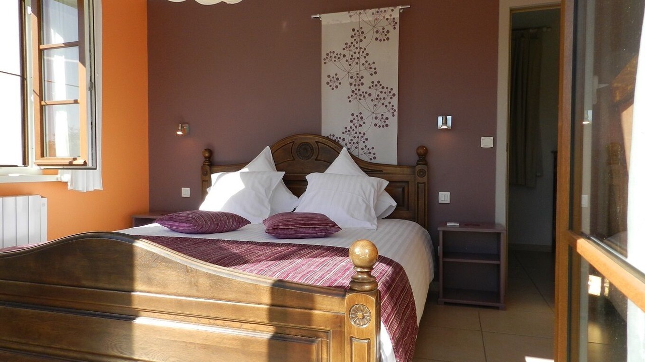 Photo of Bedroom in Esqueheries