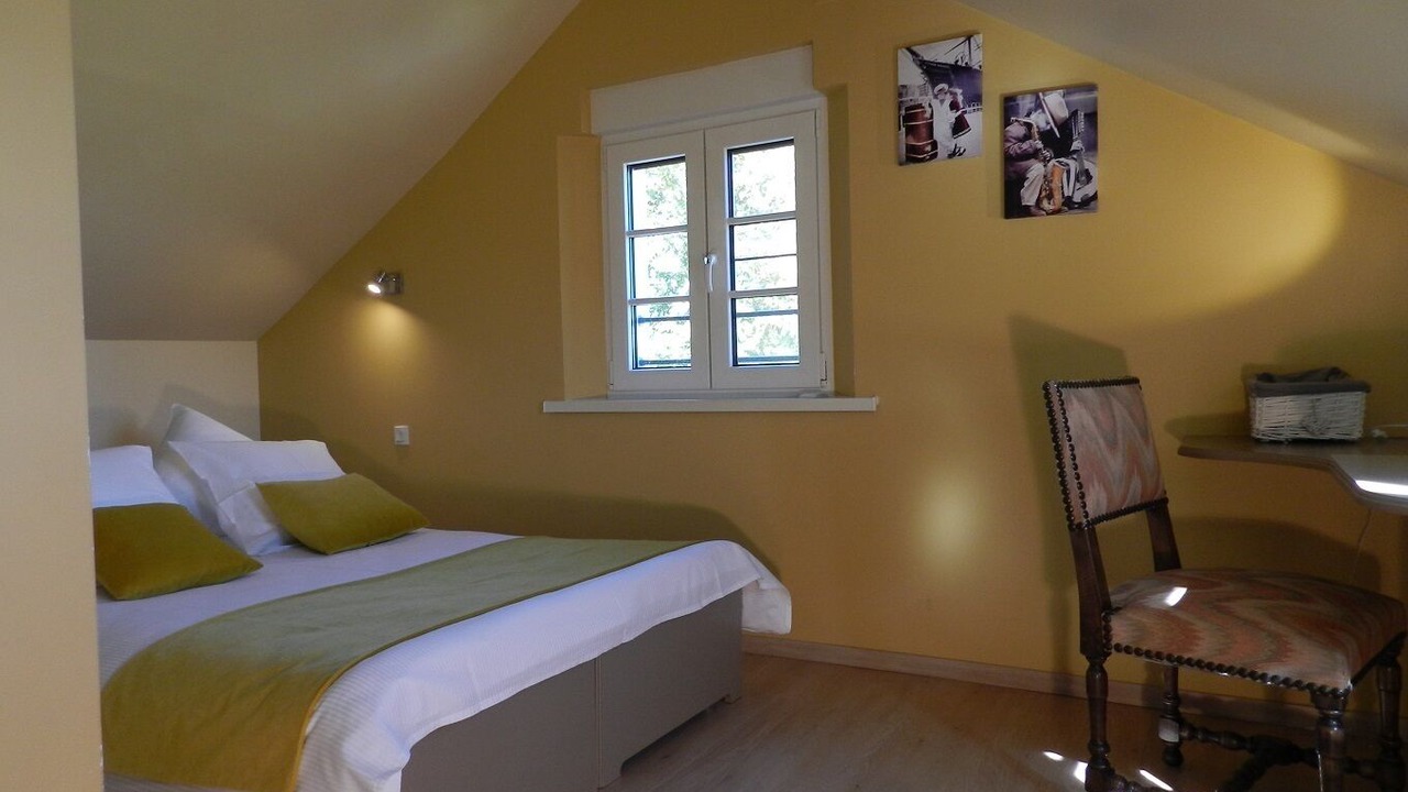 Photo of Bedroom in Esqueheries