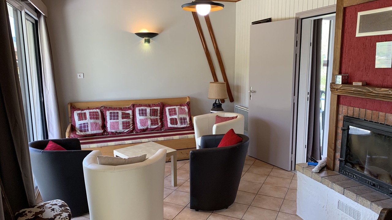 Photo of Livingroom in Nans-sous-Sainte-Anne