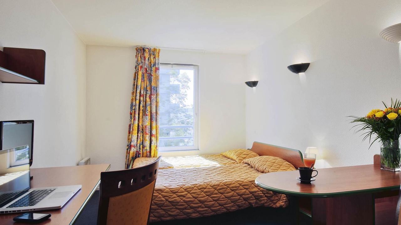 Photo of Bedroom in Faubourg de l'Arche
