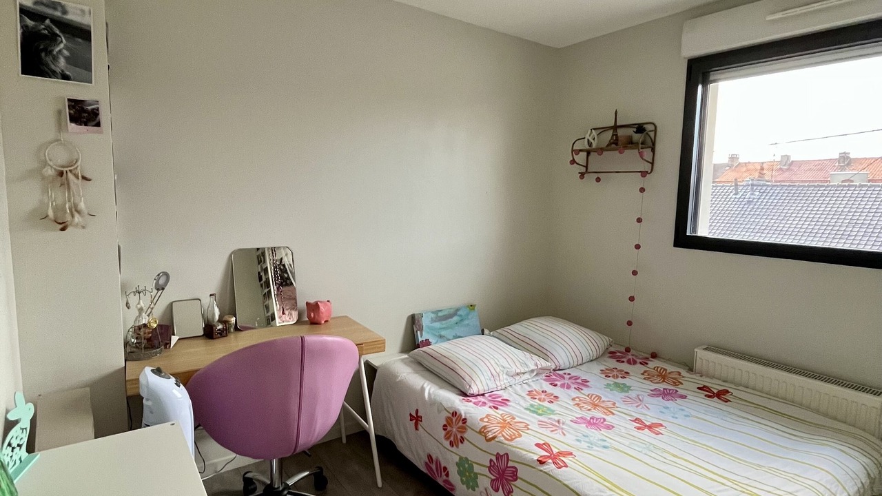 Photo of Bedroom in Perenchies