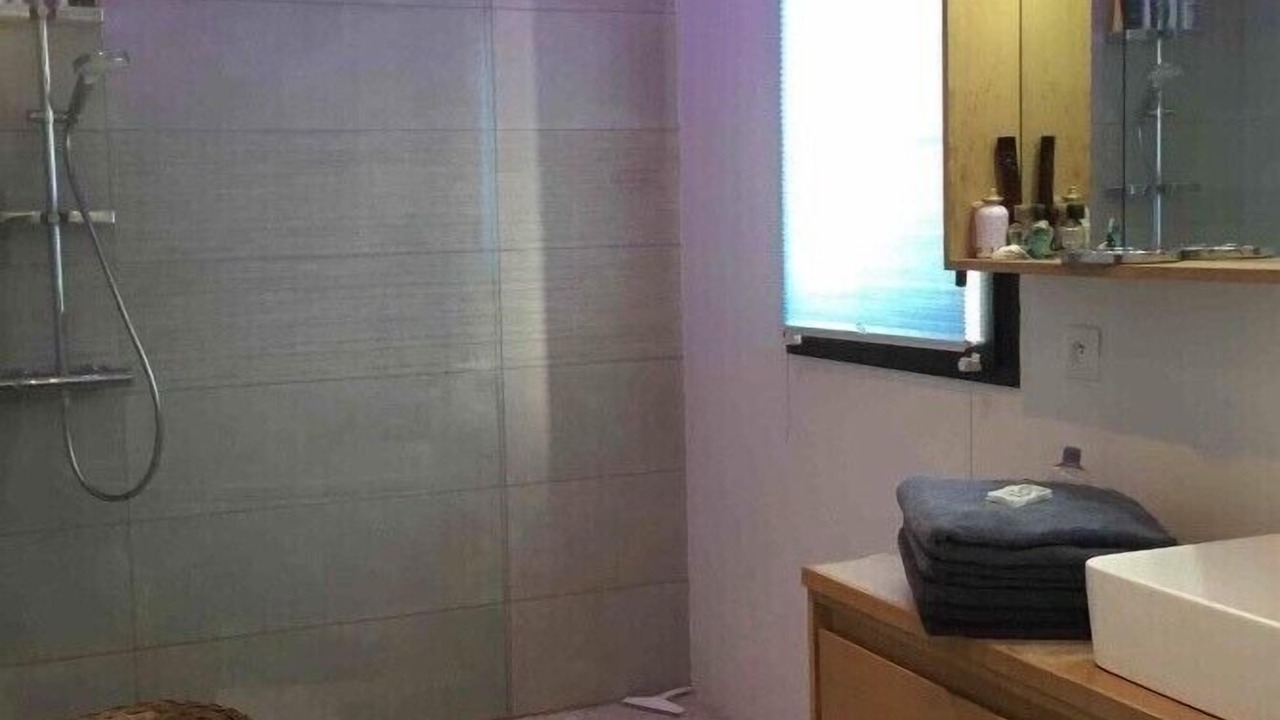 Photo of Bathroom in Perenchies