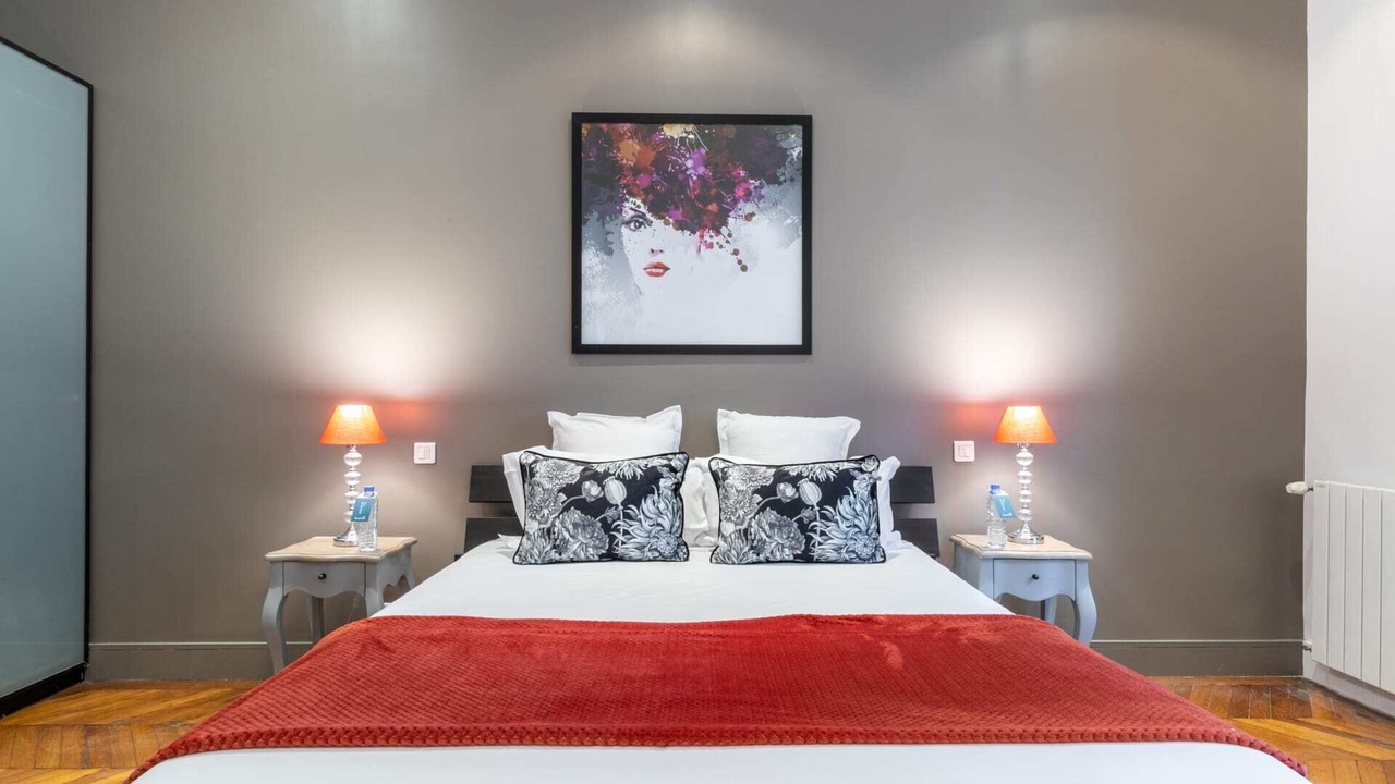 Photo of Bedroom in Champs-Elysees