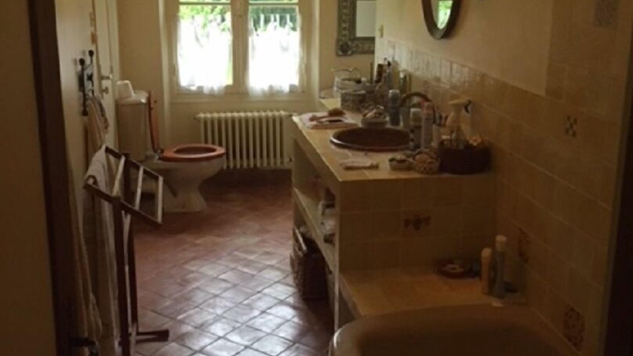 Photo of Bathroom in Adon