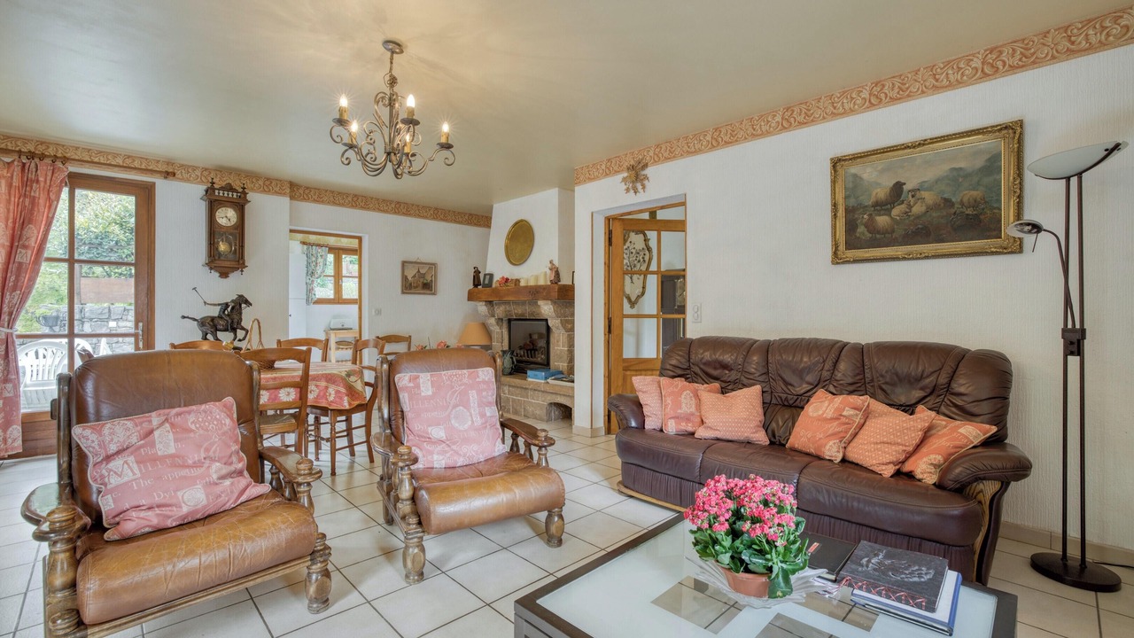 Photo of Livingroom in Saint-Pierre-des-Tripiers