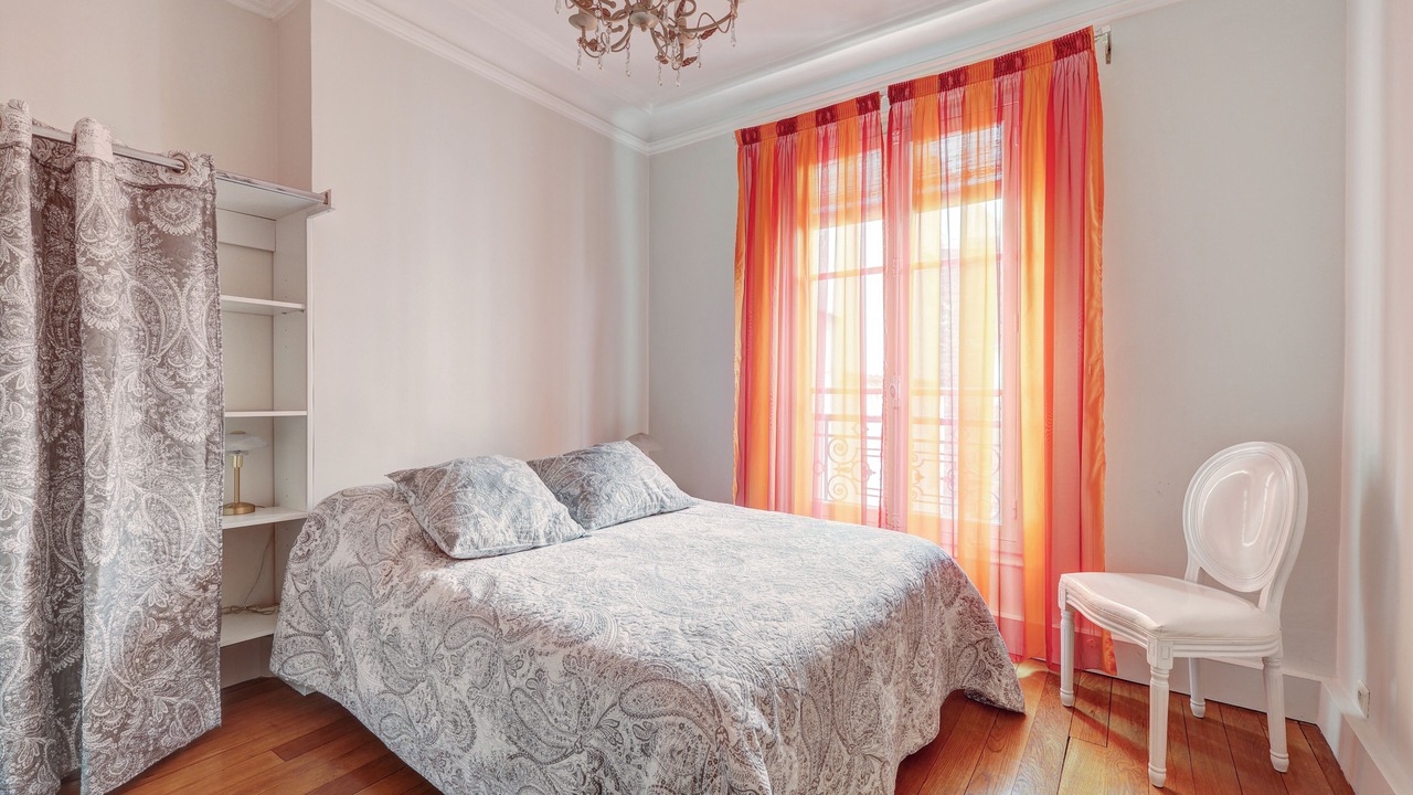 Photo of Bedroom in Clignancourt