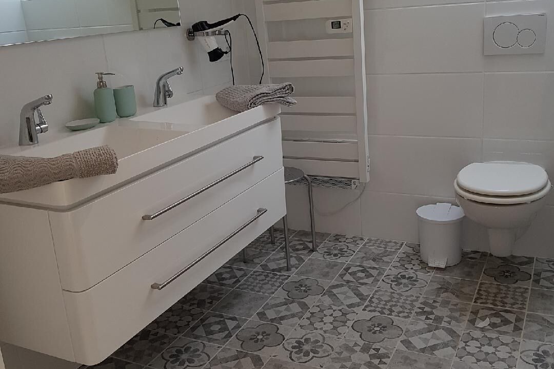 Photo of Bathroom in Olivet
