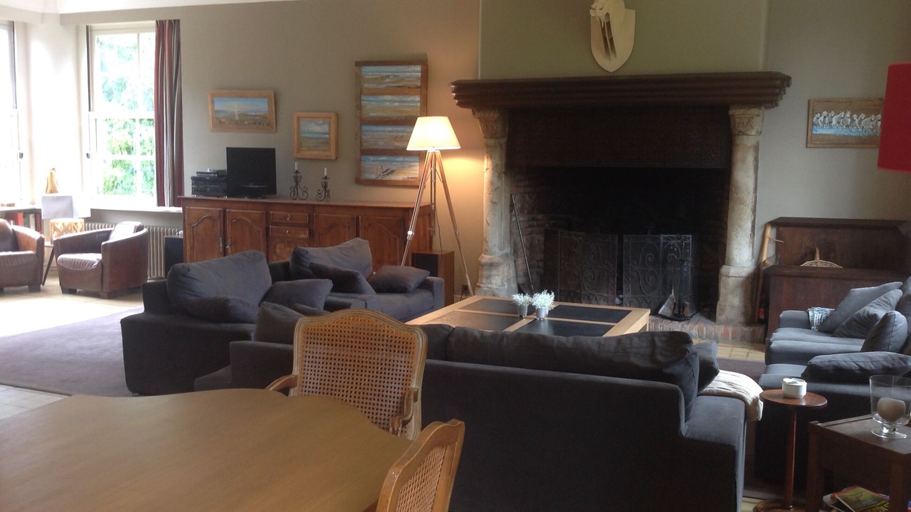 Photo of Livingroom in Neville