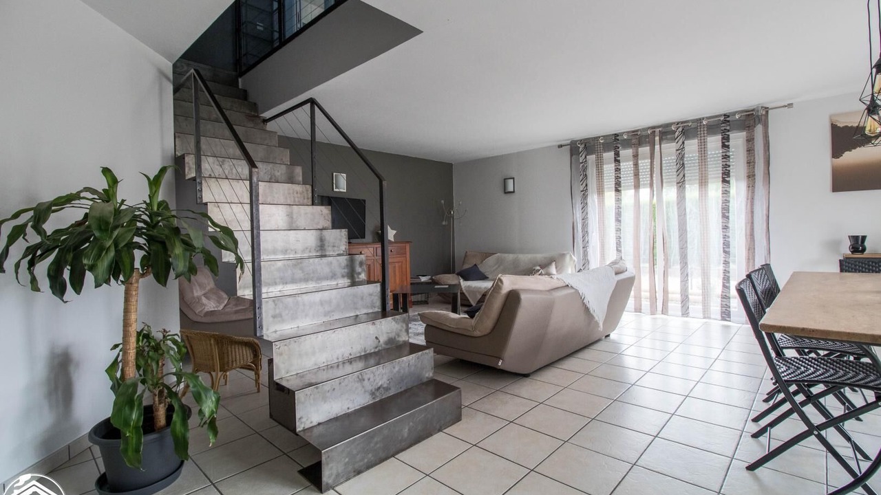 Photo of Livingroom in Saint-Ignat