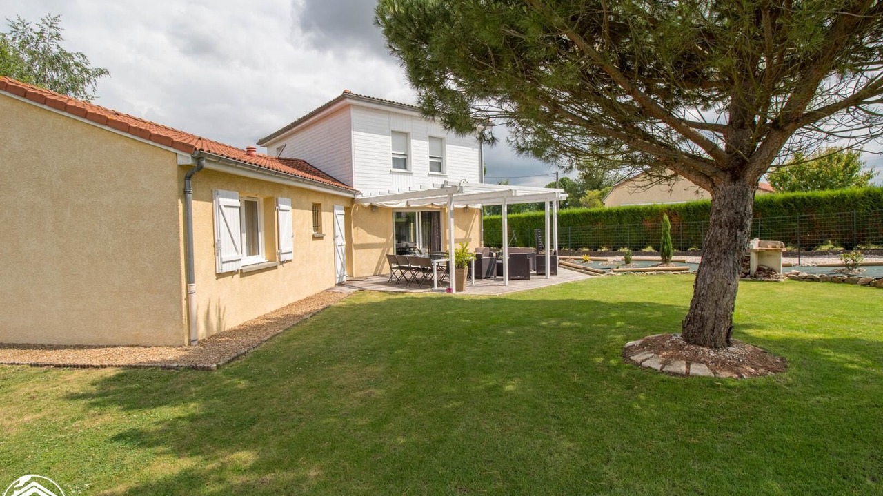 Photo of Patio Balcony in Saint-Ignat