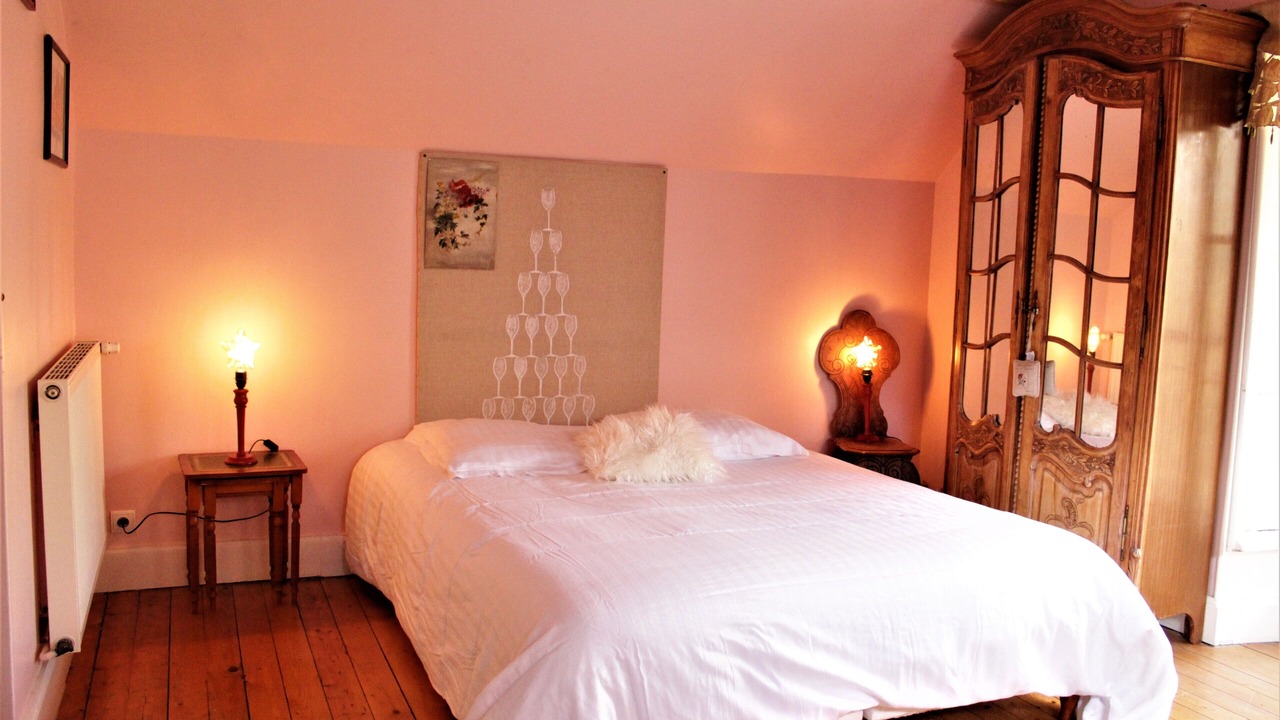 Photo of Bedroom in Avize