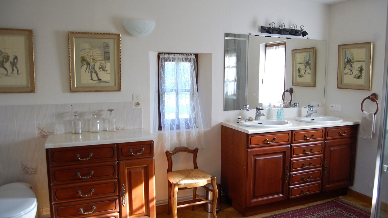 Photo of Bathroom in Maigne