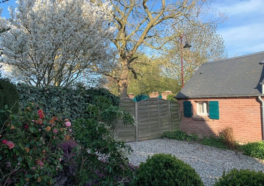 Photo of Outdoor in Pende