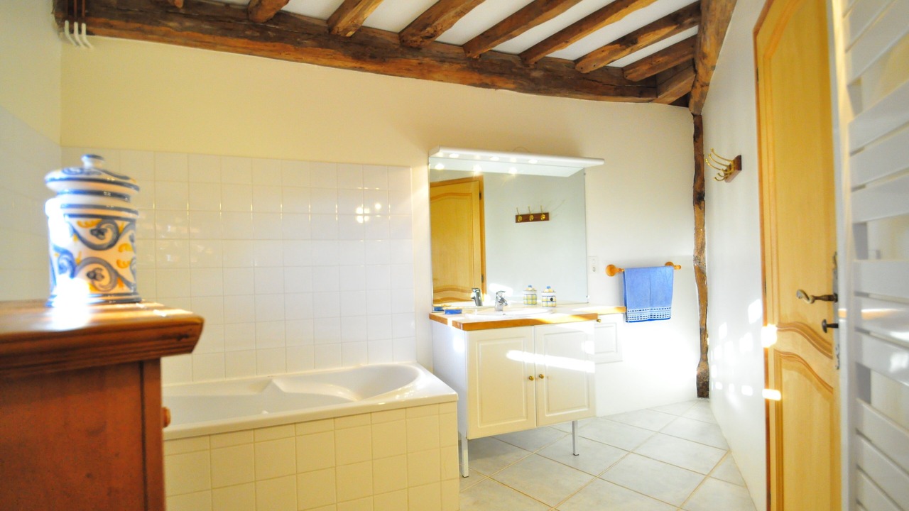 Photo of Bathroom in Offranville