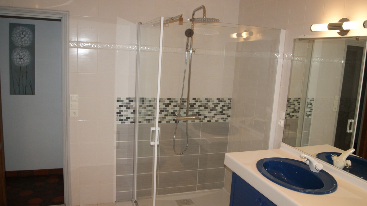Photo of Bathroom in Cuigy-en-Bray