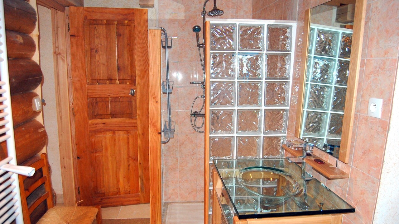 Photo of Bathroom in Quarre-les-Tombes