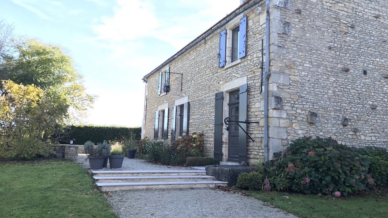 Photo of Outdoor in Druyes-les-Belles-Fontaines