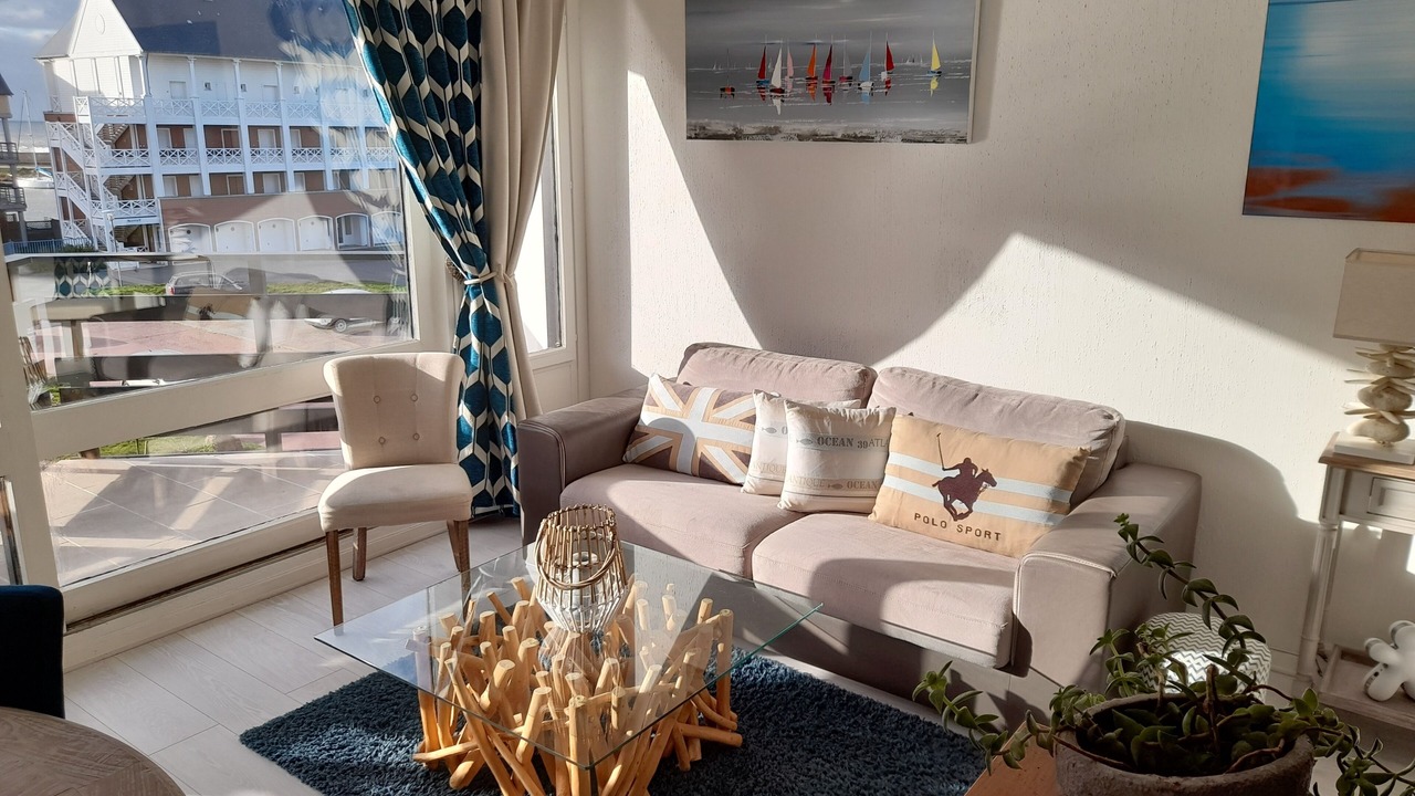 Photo of Livingroom in Deauville