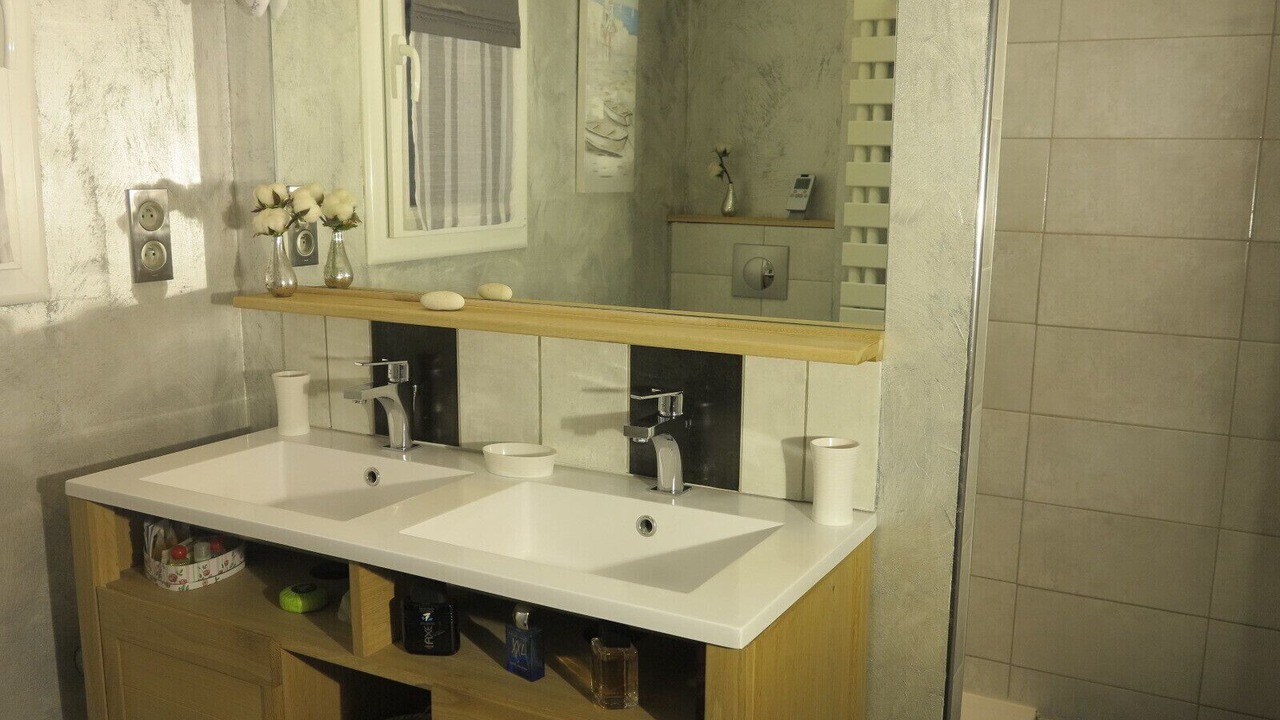 Photo of Bathroom in Barentin