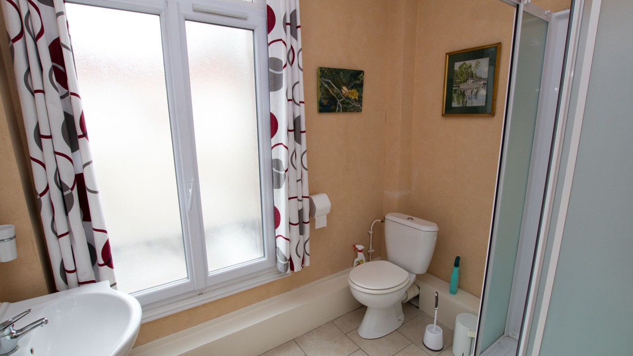 Photo of Bathroom in Dieppe