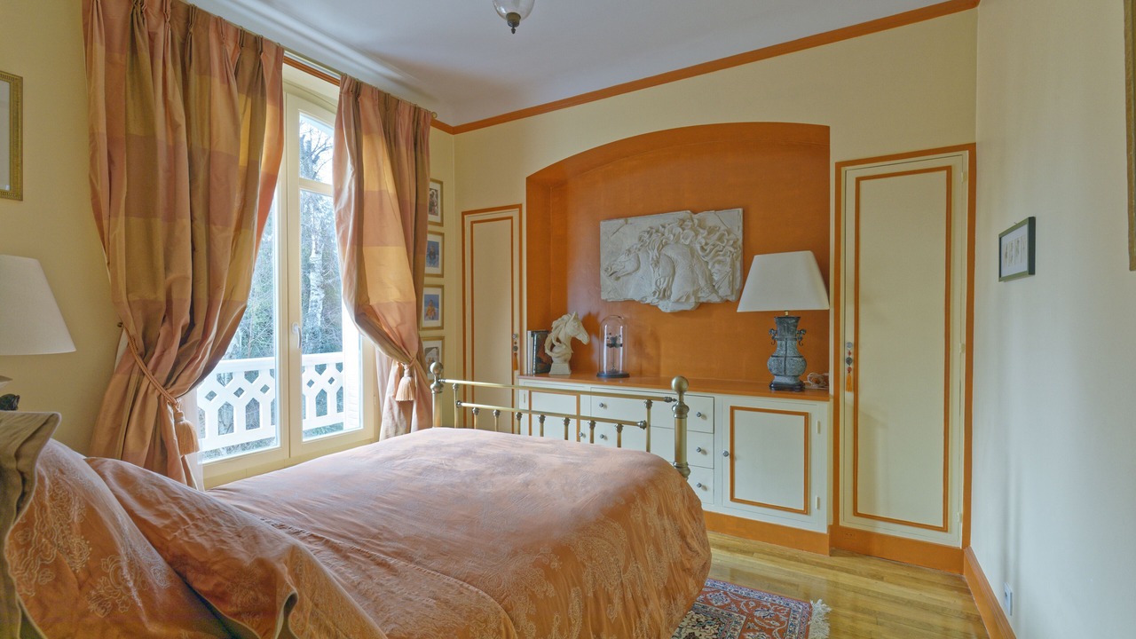 Photo of Bedroom in Le Celle-Saint-Cloud