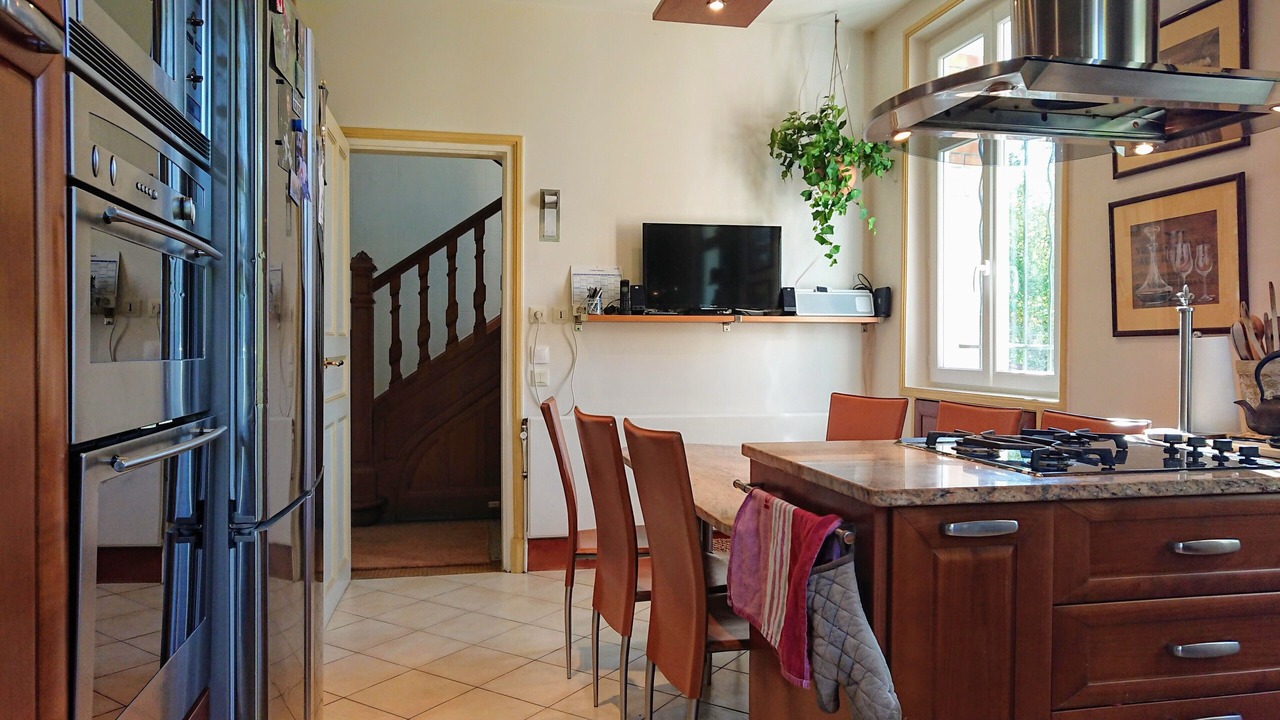 Photo of Kitchen in Le Celle-Saint-Cloud
