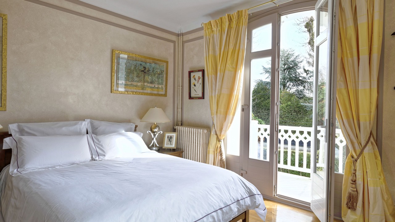Photo of Bedroom in Le Celle-Saint-Cloud