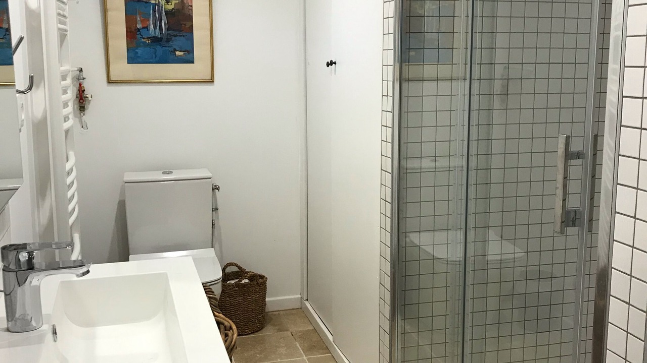 Photo of Bathroom in Deauville City Centre