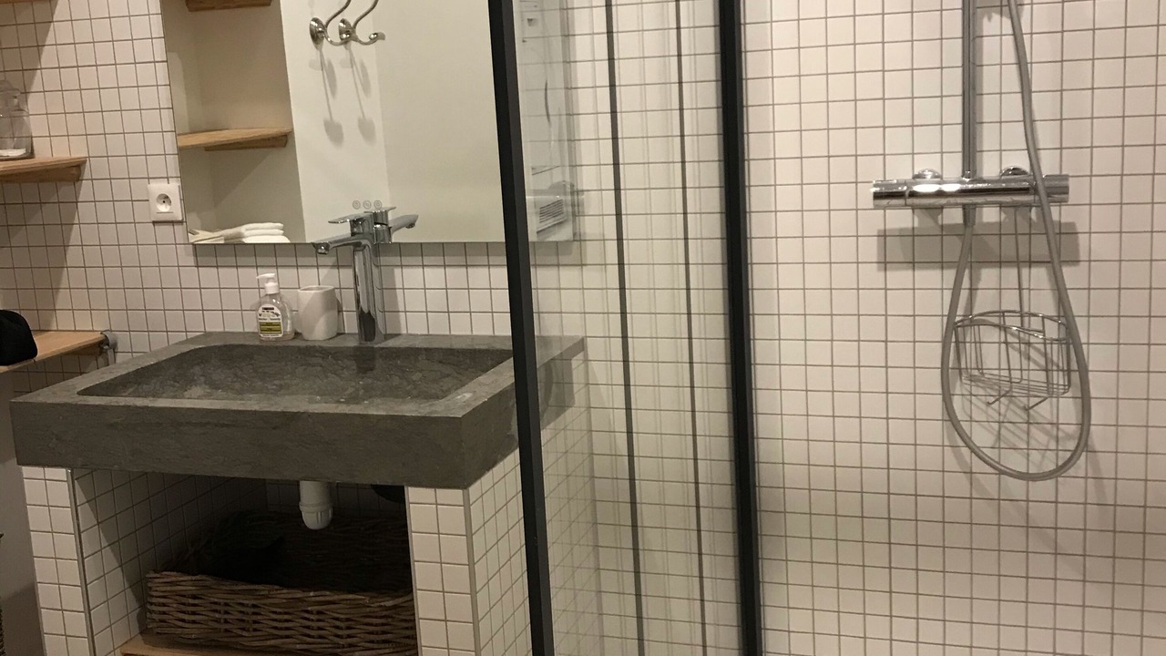 Photo of Bathroom in Deauville City Centre