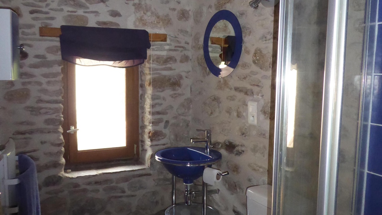 Photo of Bathroom in Saint-Vincent-d'Olargues