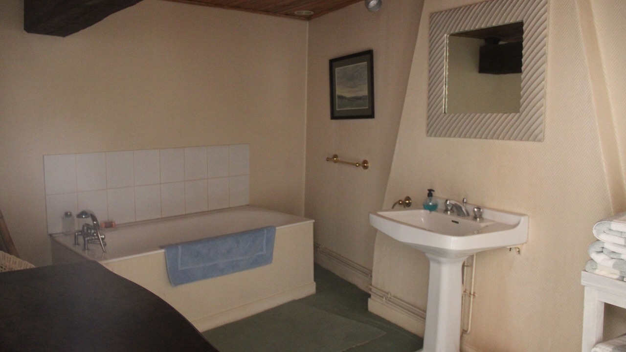 Photo of Bathroom in Trigny