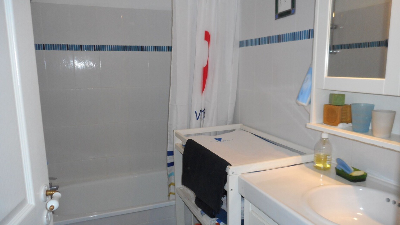 Photo of Bathroom in Dirac