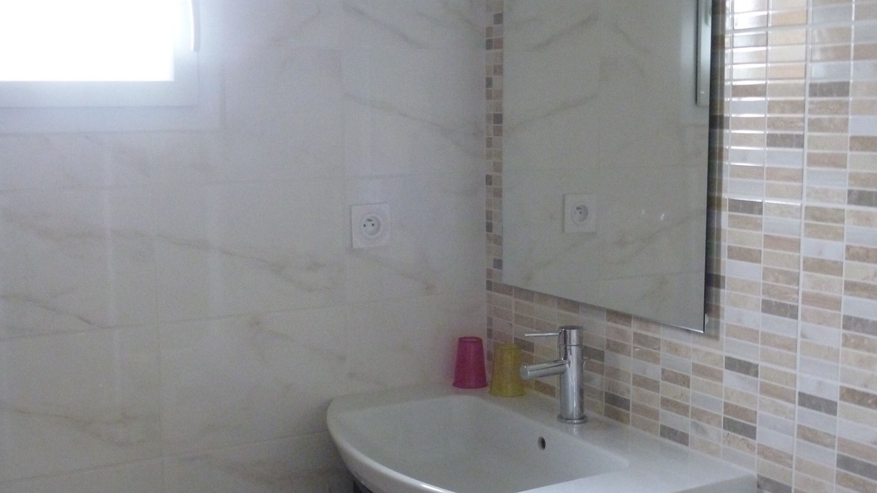 Photo of Bathroom in Ablon