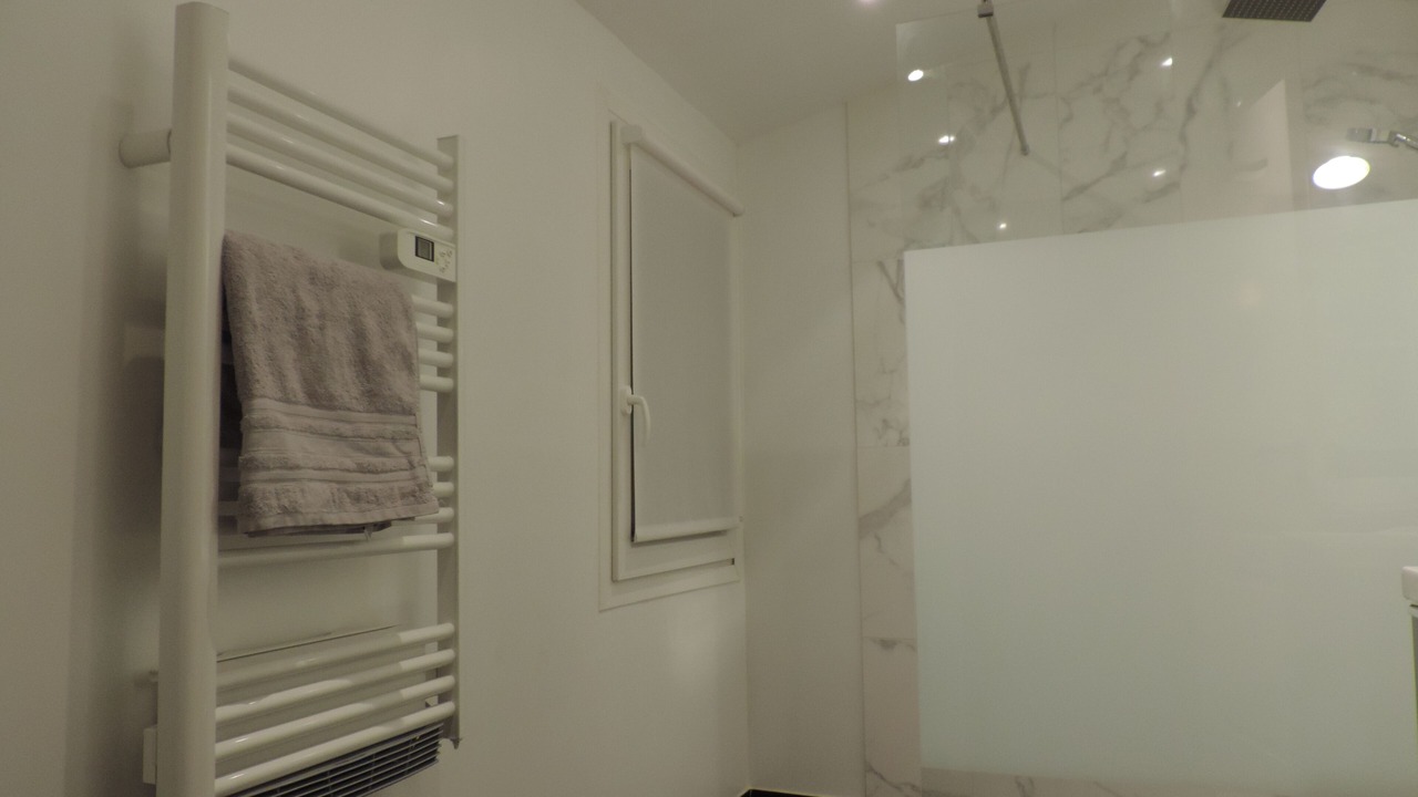 Photo of Bathroom in Benouville