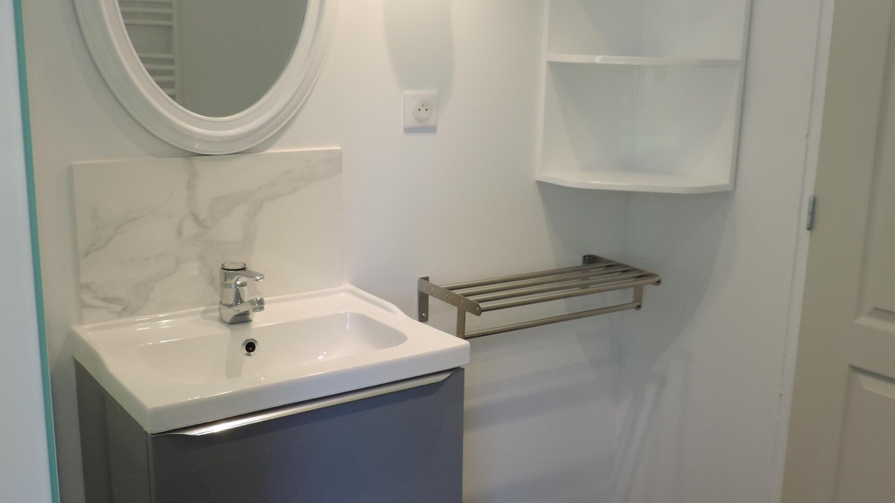 Photo of Bathroom in Benouville