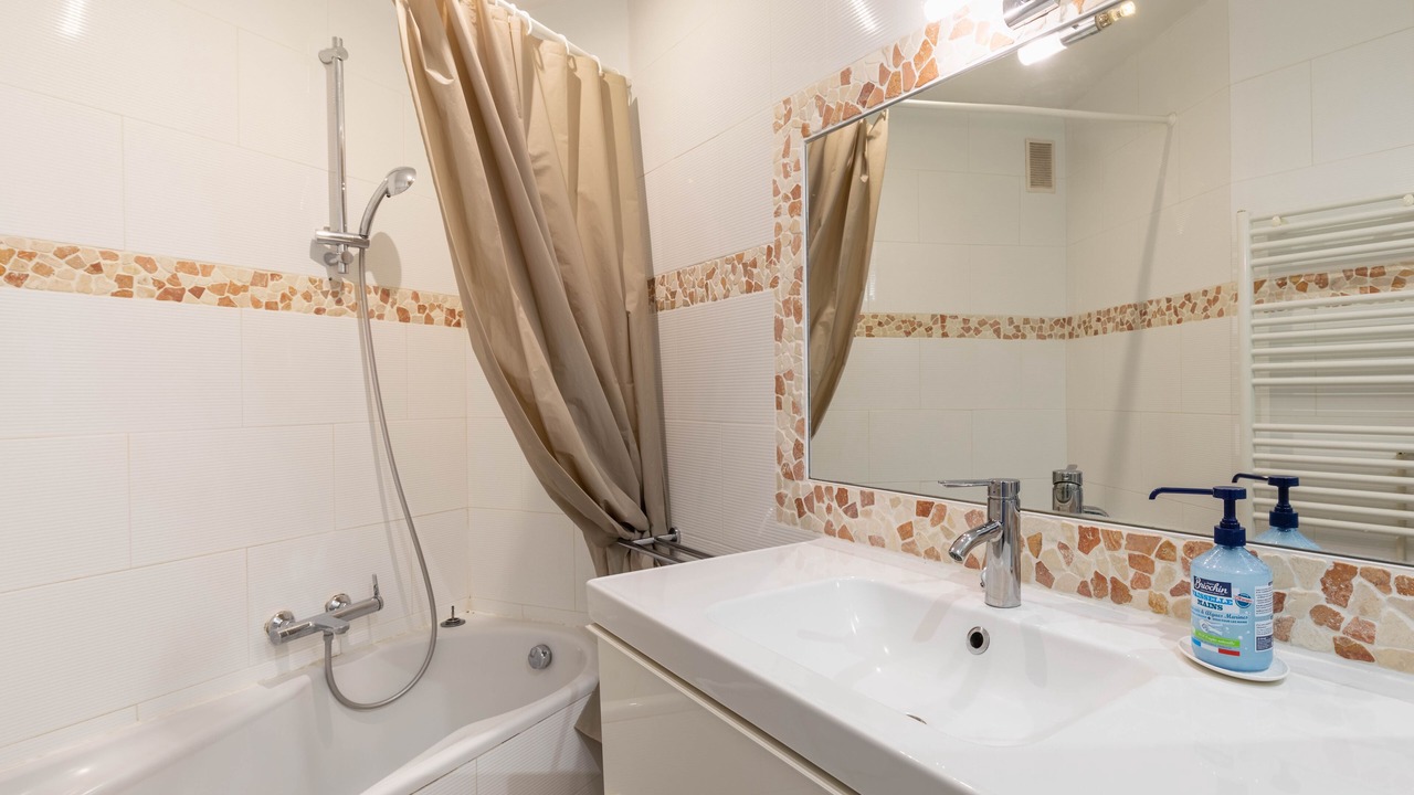 Photo of Bathroom in Quartier Sainte-Marguerite