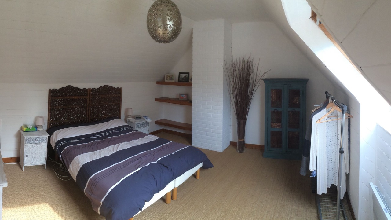 Photo of Bedroom in Arrest