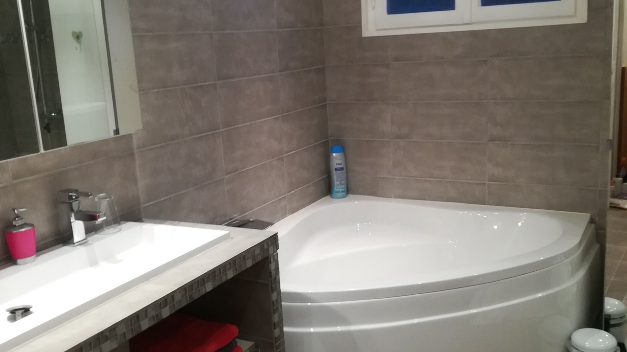 Photo of Bathroom in Chelles