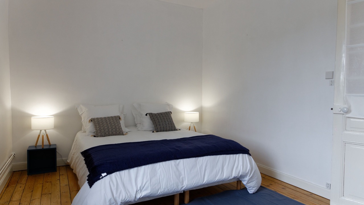 Photo of Bedroom in Davenescourt