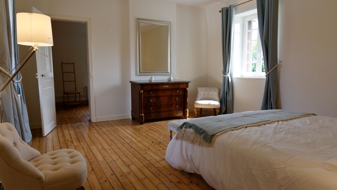 Photo of Bedroom in Davenescourt