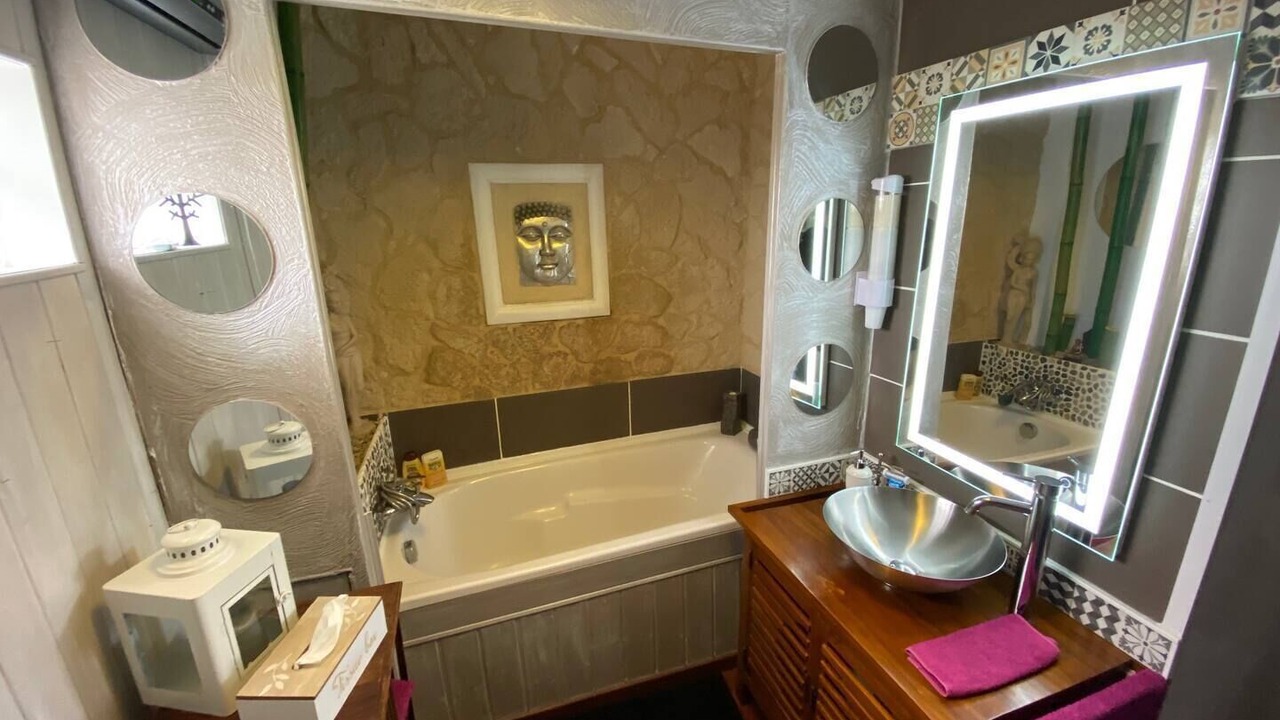 Photo of Bathroom in Violaines