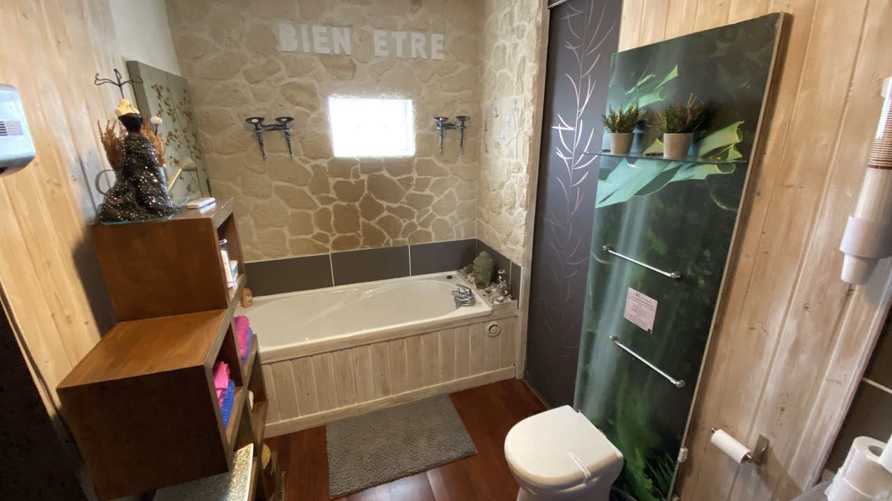 Photo of Bathroom in Violaines