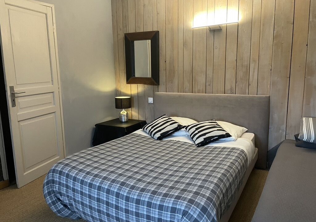 Photo of Bedroom in Laval-Roqueceziere