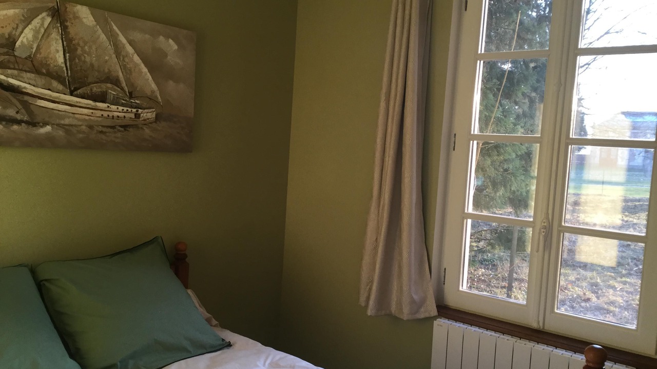 Photo of Bedroom in Courcelles-sous-Moyencourt
