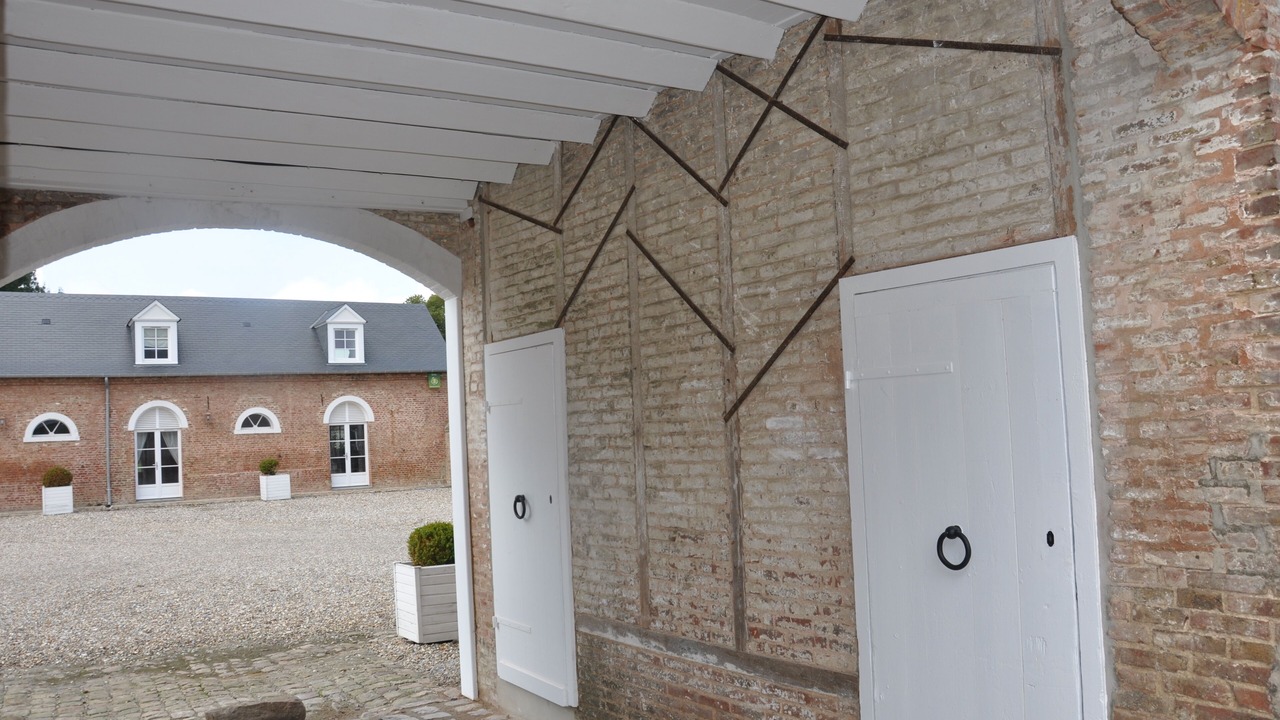 Photo of Outdoor in Le Titre