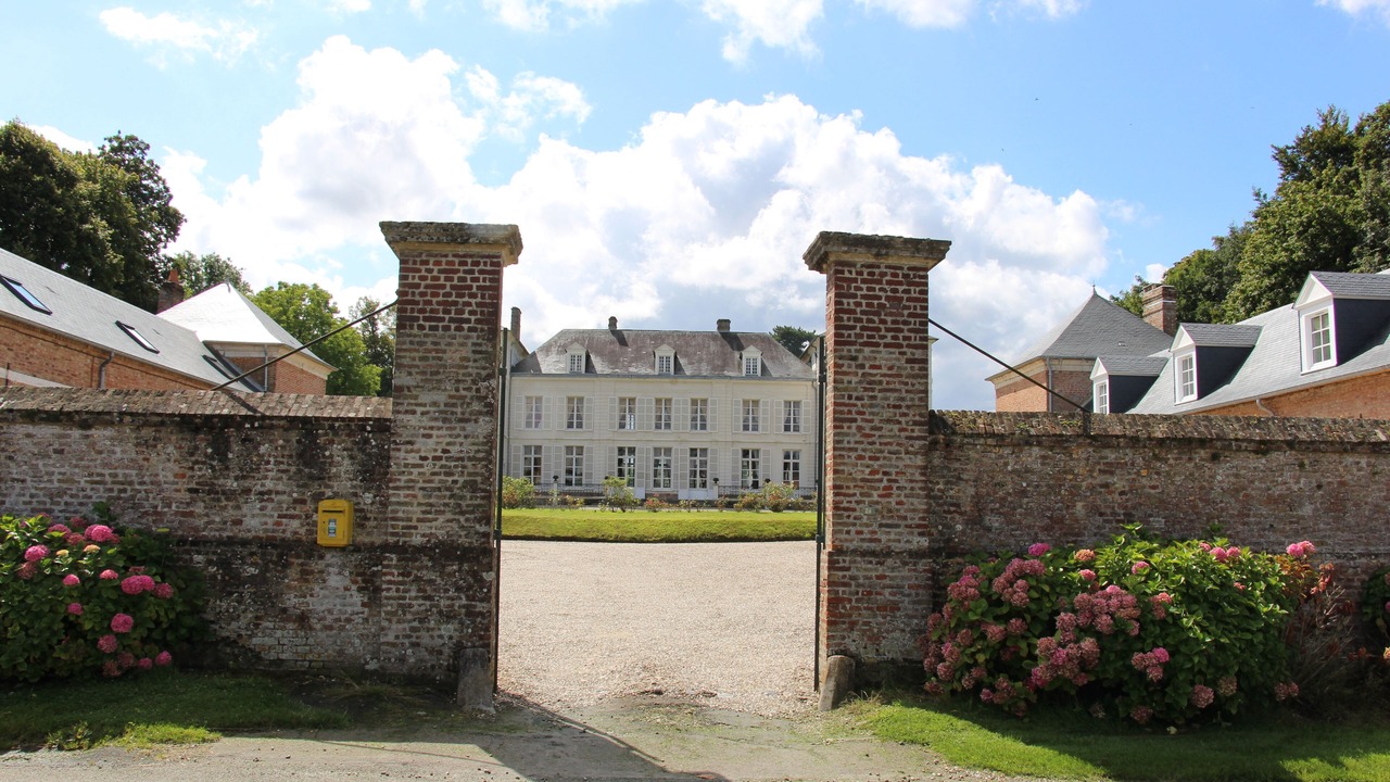 Photo of Outdoor in Le Titre