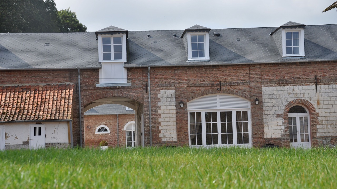 Photo of Outdoor in Le Titre
